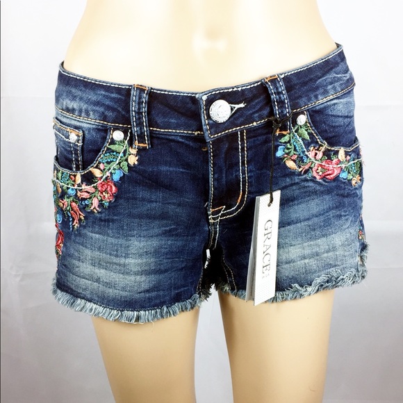 Grace in La denim shorts embroidered floral design - Picture 3 of 8